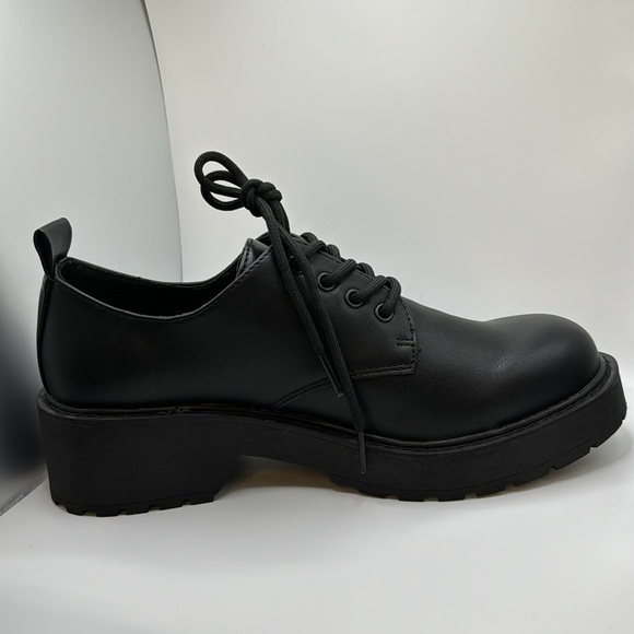 BLACK OXFORD SZ 9 Madden Girl brand new chunky heels four laces closed in shoes - Picture 11 of 11